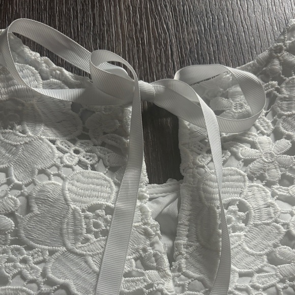 CeCe Floral Lace Sleeveless Blouse - White - Picture 5 of 5